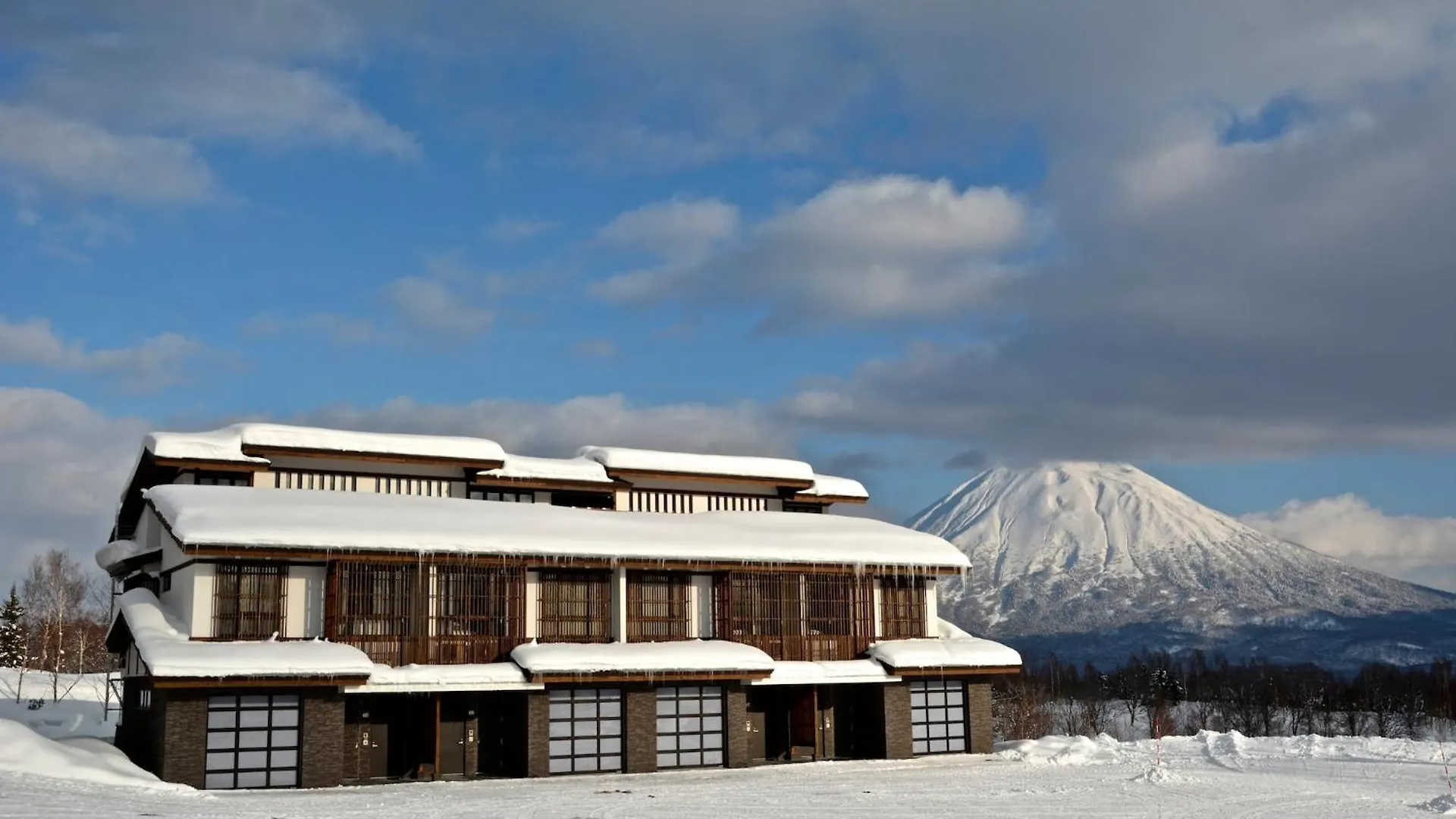 度假居 卡萨拉新雪谷村联排别墅度假屋 二世古